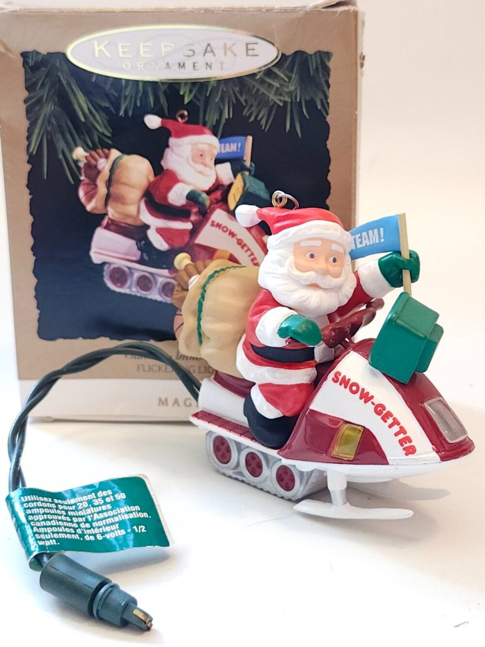 Hallmark Keepsake Santa Snow Getter Magic Ornament With Flickering Light New